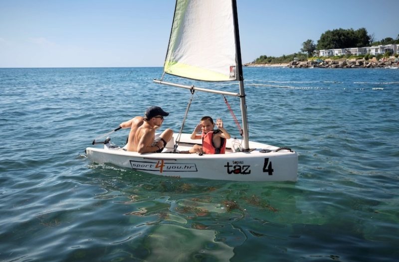 Stari Grad - stari-grad.net - Studenac u sklopu platforme „Narančasta ribica“ poziva samohrane roditelje da prijave djecu na besplatno ljetovanje