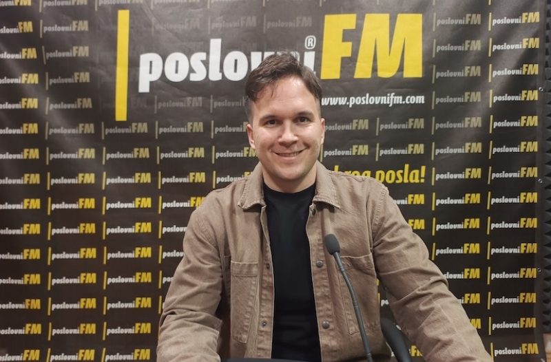 Stari Grad - stari-grad.net - Mario Ljubičić: Iz Imotskog stiže robot budućnosti: Rinno nije programiran – on razumije