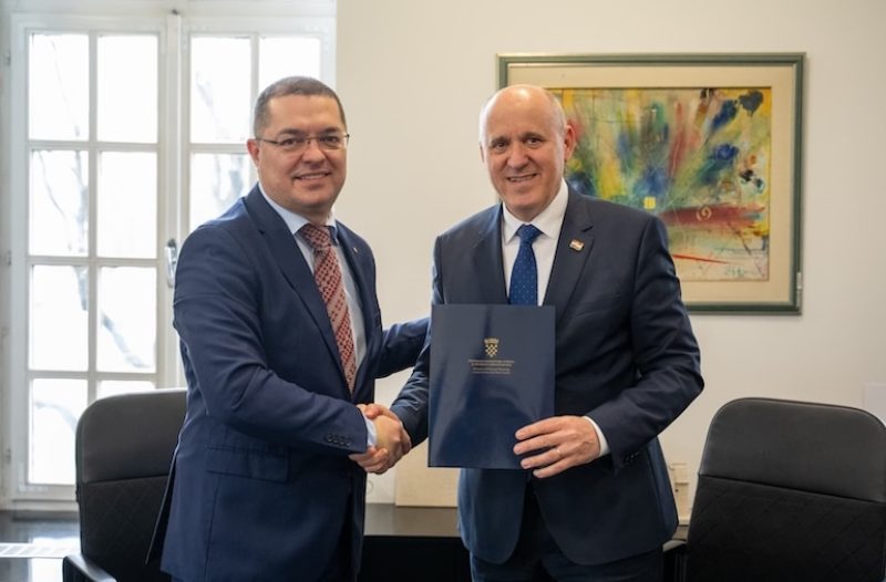 Stari Grad - stari-grad.net - Potpisan ugovor o izradi projektne dokumentacije i izvođenju radova uklanjanja nebodera Vjesnik