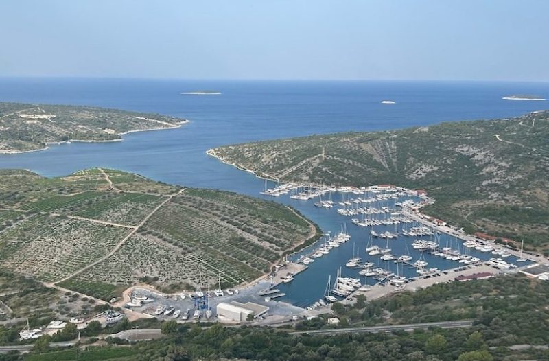 Stari Grad - stari-grad.net - Mađarska Dalmatie Grupa dovršila 1,5 milijuna eura vrijednu modernizaciju luke u Marini Kremik