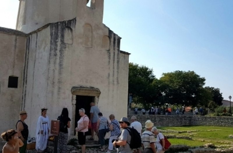 Stari Grad - stari-grad.net - Sunčev pozdrav